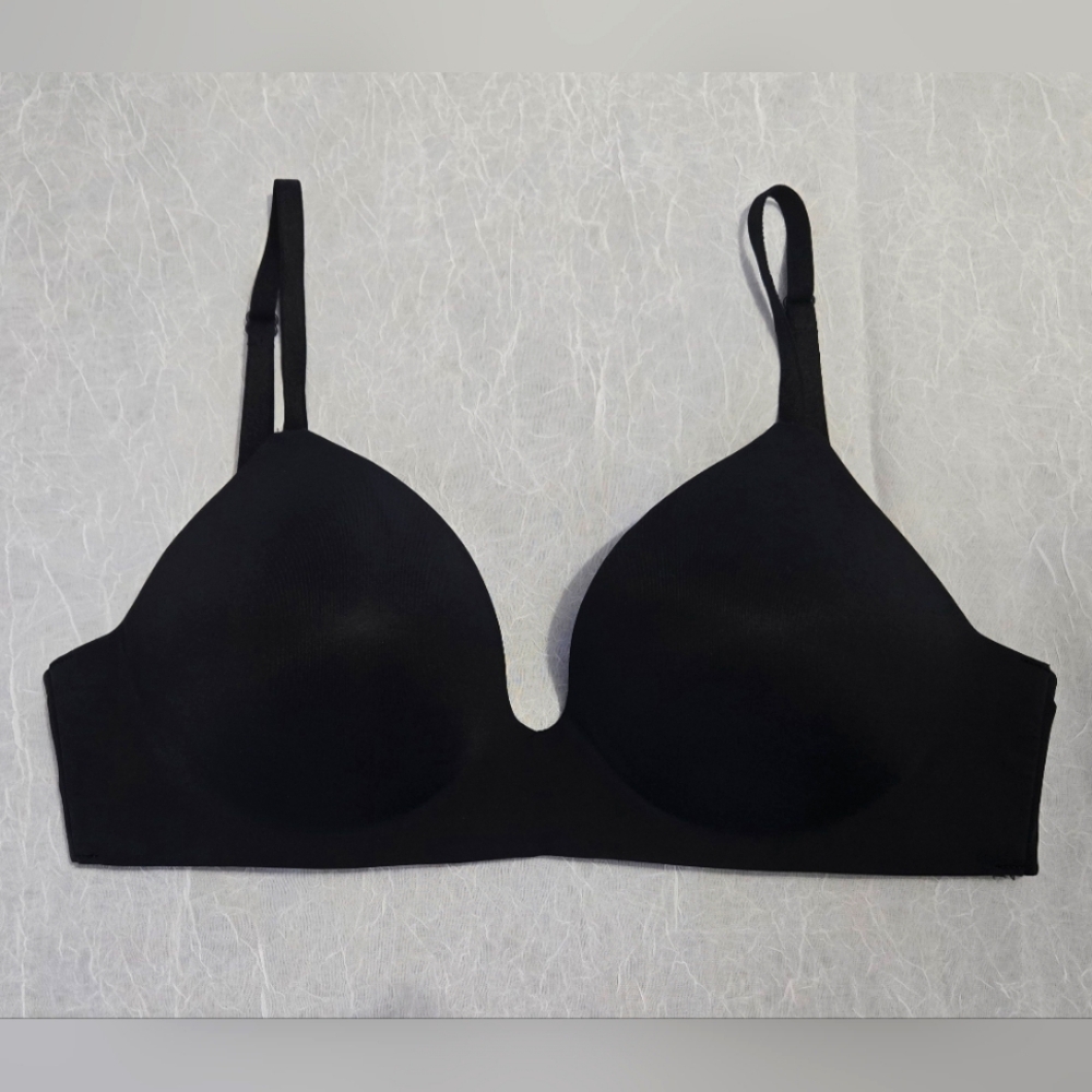 Victoria's Secret Lightly Lined T-Shirt Bra 32D Black Wireless